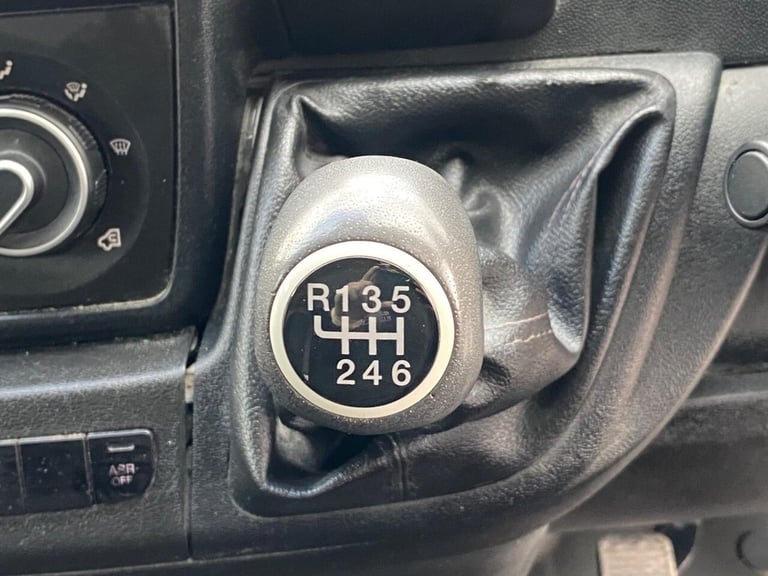 2017 Peugeot Boxer 2.0 BlueHDi 335 Professional L3 H2 Euro 6 5dr PANEL VAN Diesel Manual