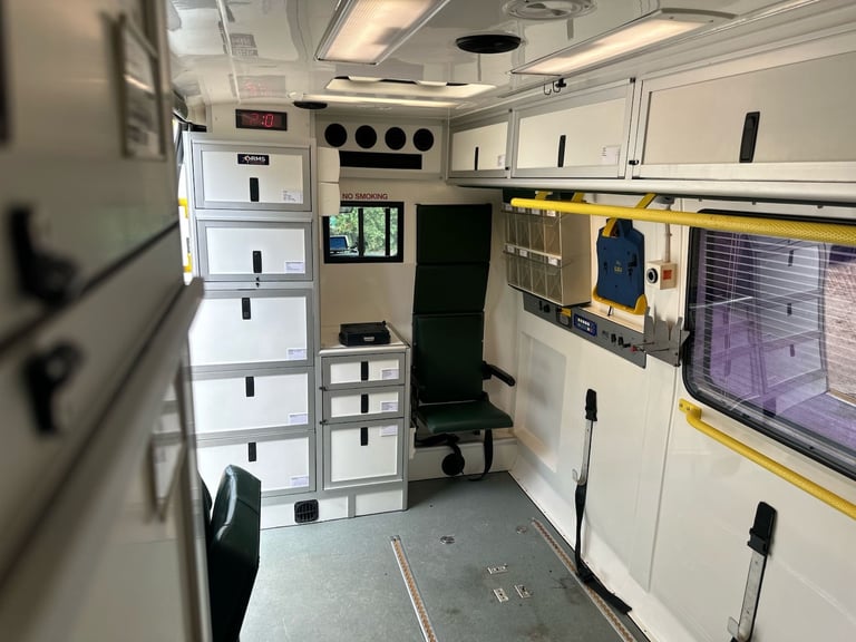 2006 Renault Master LOW MILEAGE AUTOMATIC Ex ambulance ideal Campervan project!