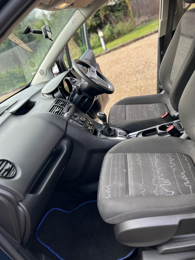 2013 Vauxhall Meriva 1.4 16V Exclusiv Euro 5 5dr MPV Petrol Manual