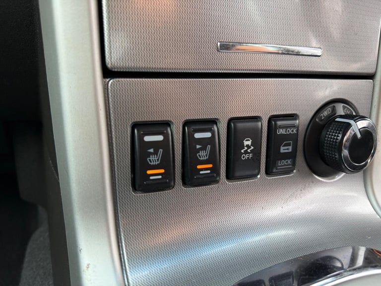 2015 Nissan Navara Double Cab Pick Up Tekna 2.5dCi 190 4WD Auto PICK UP DIESEL Automatic