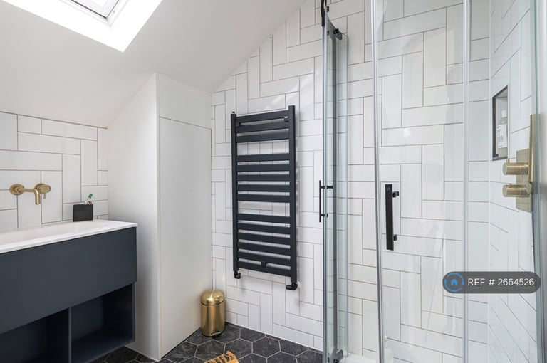 4 bedroom house in Bennerley Road, London, SW11 (4 bed) (#2664526)