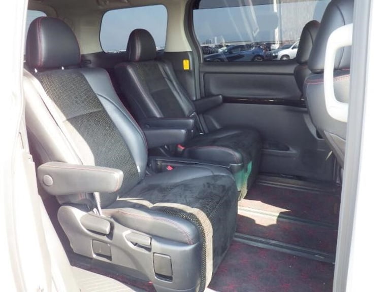 2013 Toyota Vellfire 2.4Z GoldenEyes 2- Cruise Control-Twin Power Doors-Half Leather- Due 22nd O ...