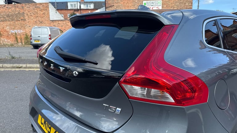 2019 Volvo V40 1.5 T3 R-Design Edition Hatchback 5dr Petrol Auto Euro 6 (s/s) (152 ps) Hatchback ...