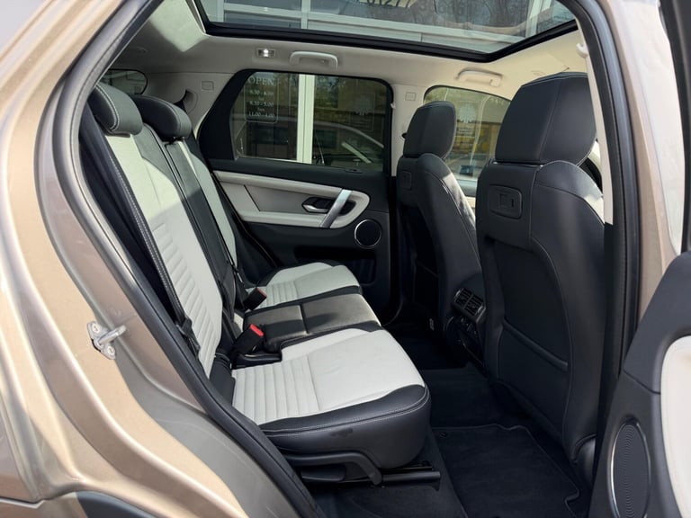 2021 Land Rover Discovery Sport 1.5 P300e 12.2kWh R-Dynamic SE Auto 4WD Euro 6 (s/s) 5dr ESTATE P...
