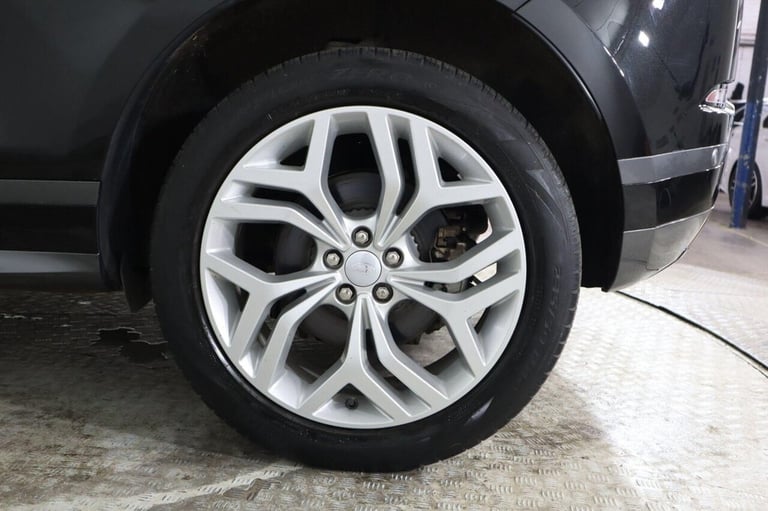 2022 Land Rover Range Rover Evoque 1.5 P300e 12.2kWh R-Dynamic SE Auto 4WD Euro 6 (s/s) 5dr Autom...