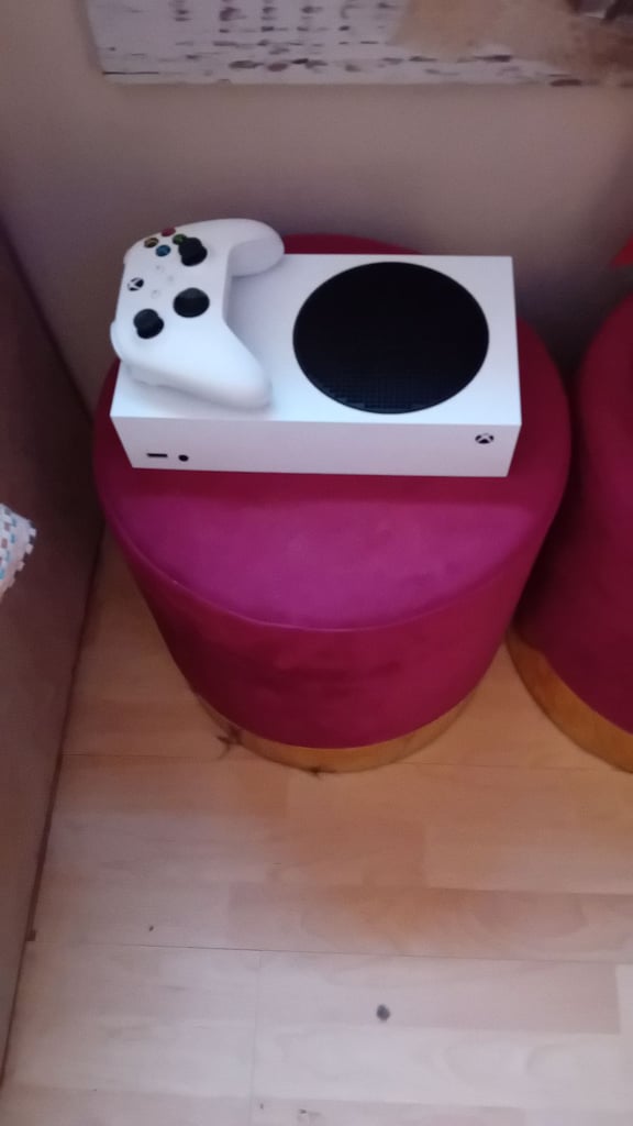 XBOX SERIES S 1TB WHITE ROBOT COLOUR