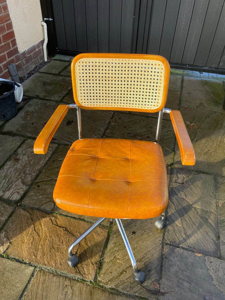 image for High quality desk chair