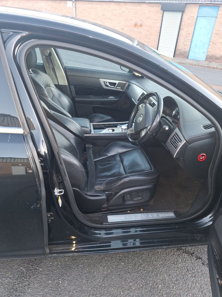 Jaguar xf sports 3 liter diesel 2010