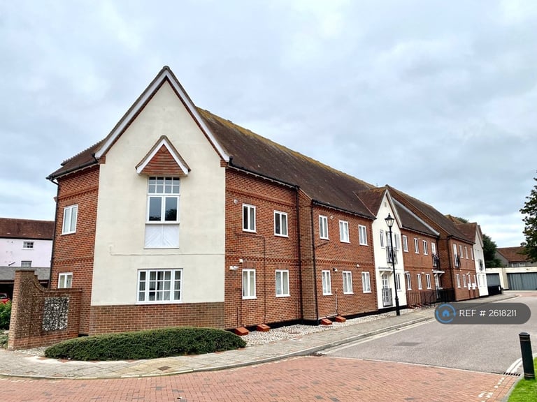 2 bedroom flat in Peter Weston Place, Chichester, PO19 (2 bed) (#2618211)