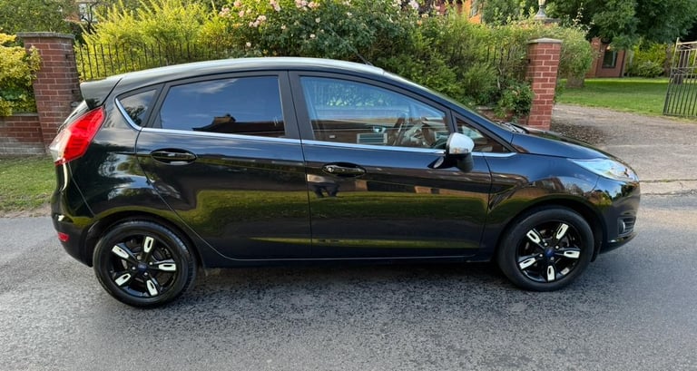 2016 (66) FORD FIESTA 1.0T ZETEC BLACK EDITION AUTUMN GENUINE 26,000 MILES! WOW!