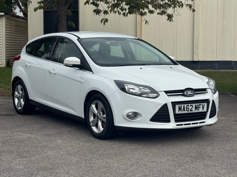 2012 (62) Ford, FOCUS, Zetec Hatchback, Manual, 998 (cc), Petrol 5 doors Low Mileage 