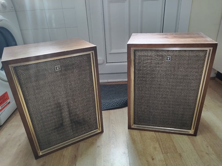 Akai speakers