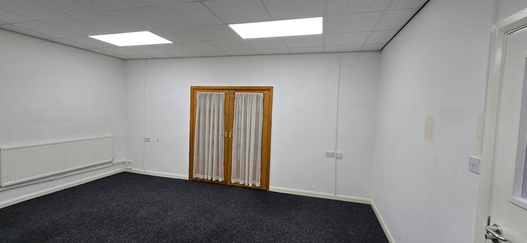 image for 323 sq ft office in great BD8 location, includes ALL utility bills