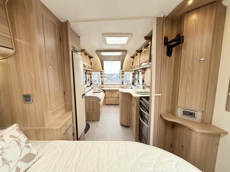 2017 BAILEY UNICORN VIGO LUXURY TOURING CARAVAN