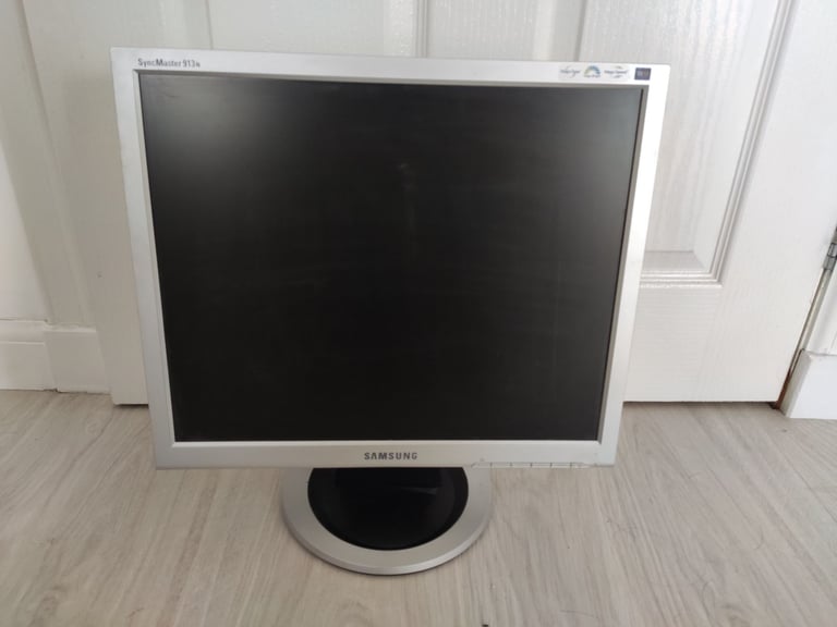 Samsung 19 inch 4:3 LCD monitor