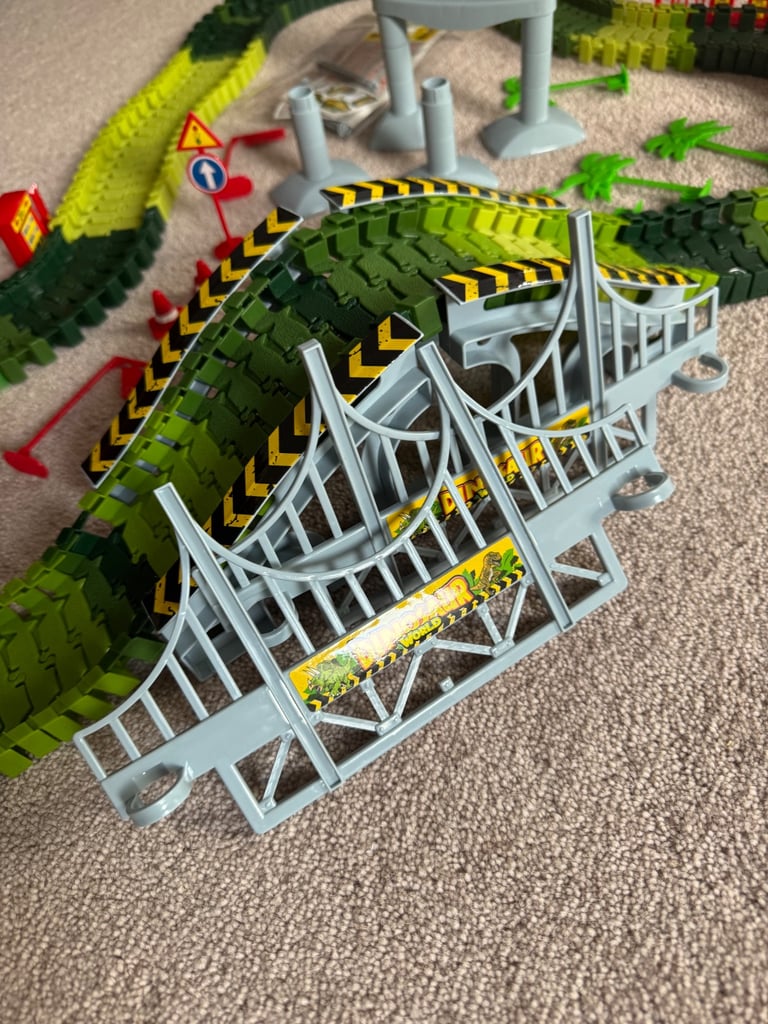 Flexible track and car