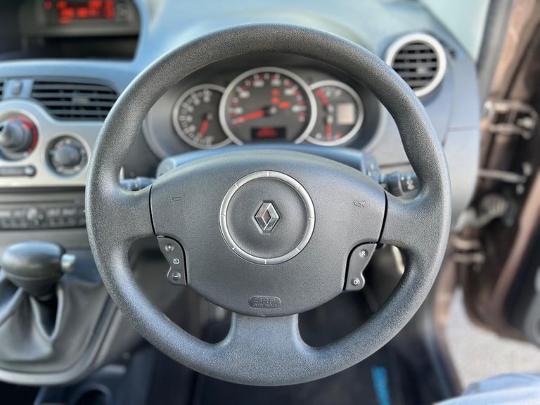 2011 Renault Kangoo 1.6 16V Expression Auto Euro 5 5dr MPV Petrol Automatic