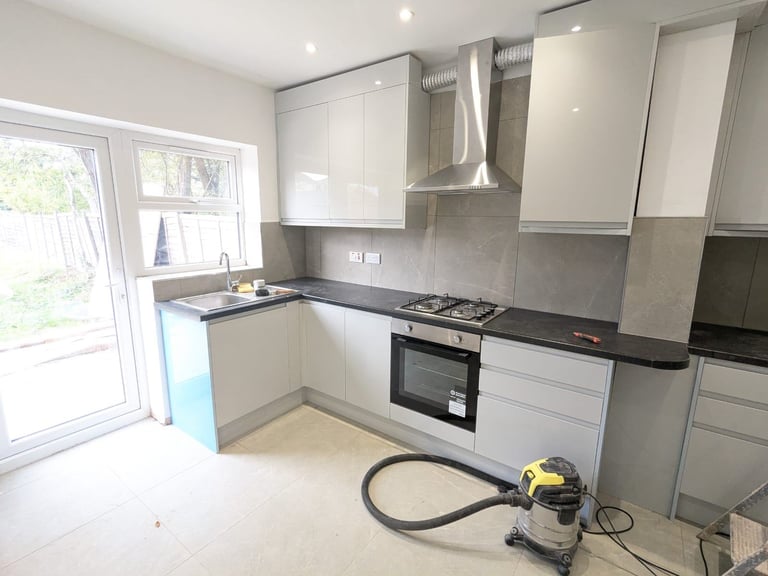 Selection of brand new en-suite rooms to rent in South Harrow. Large kitchen, garden and parking
