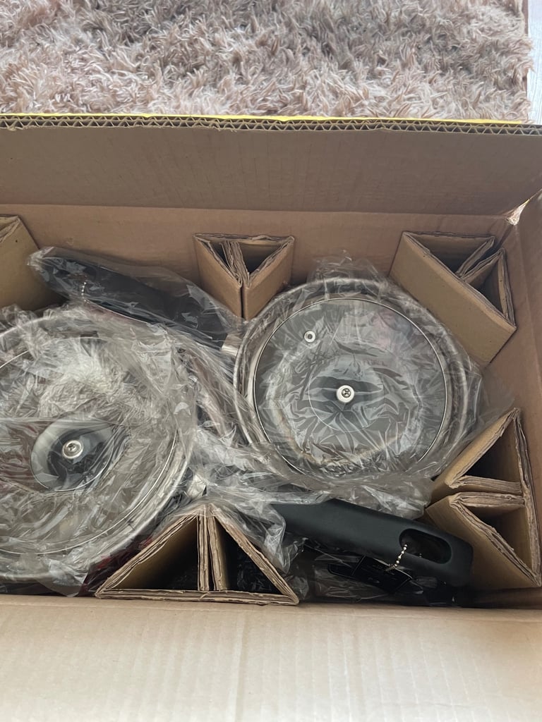 image for 5 piece saucepan set