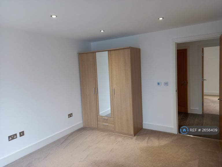 2 bedroom flat in Court Road, Hythe, CT21 (2 bed) (#2658409)
