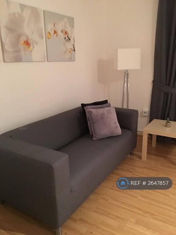 1 bedroom in North End Road, London, W14 (#2647857)