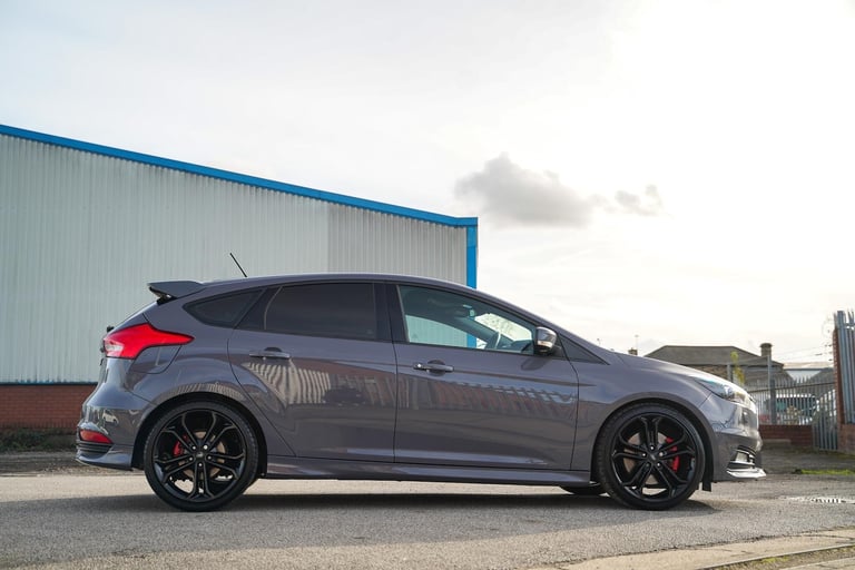 2018 Ford Focus 2.0T EcoBoost ST-3 Euro 6 (s/s) 5dr HATCHBACK Petrol Manual