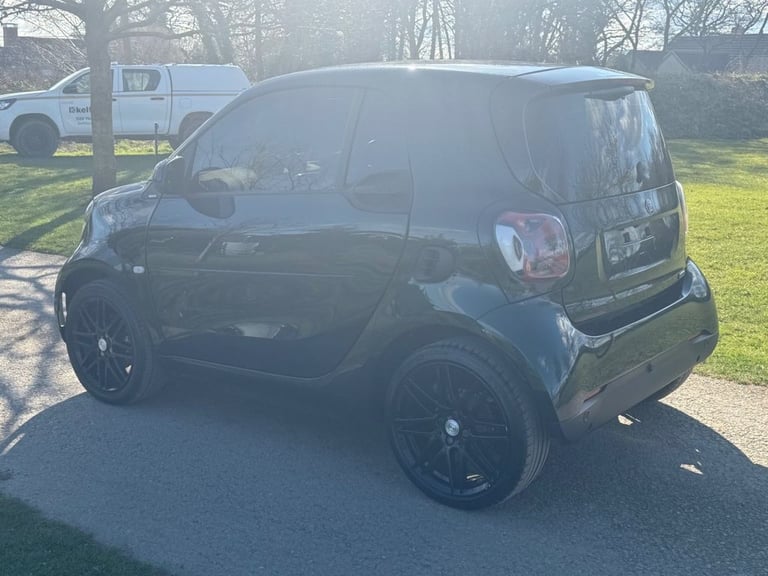 2021 SMART FORTWO 17.6KWH RACING GREEN EDITION COUPE 2DR ELECTRIC AUTO (22KW CHA
