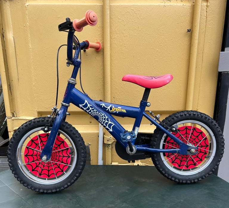 Spiderman marvel kids 14” bike pump up tyres stabilisers helmet lot 
