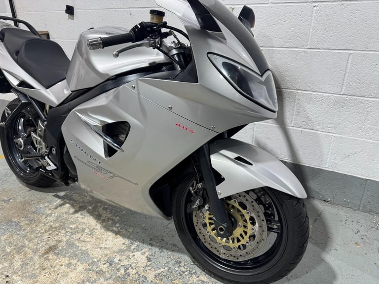 2005 Triumph Sprint ST 1050