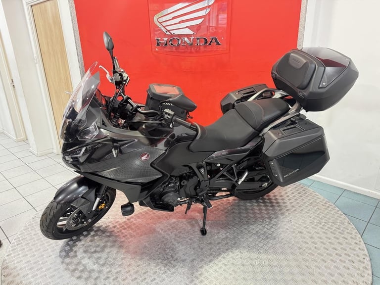 2025 '25' Honda NT 1100 D-P