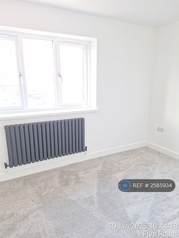 4 bedroom house in Llys Bryn Gwyrdd, Llanelli, SA15 (4 bed) (#2585934)