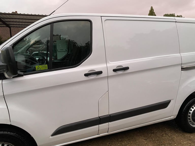 2017 Ford Transit Custom 2.0 TDCi 290 L1 H1 5dr PANEL VAN Diesel Manual