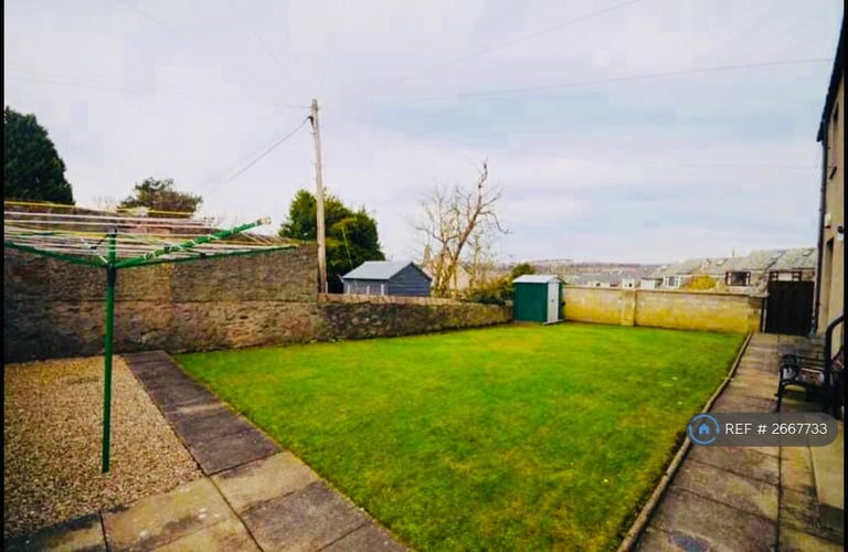 2 bedroom flat in Gladstone Place, Woodside, Aberdeen, AB24 (2 bed) (#2667733)