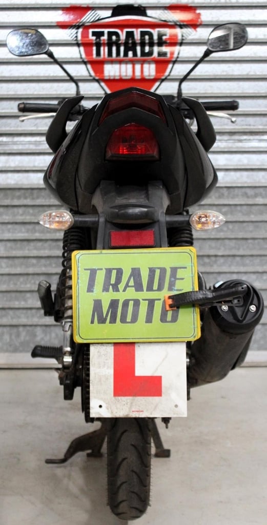2018 18 YAMAHA YS 125 LEARNER LEGAL TRADE SALE BLACK 28K MILES NEW MOT YS125 YBR