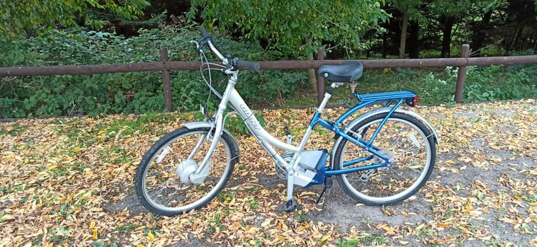 image for Giant suede E electric bike / e-bike / 26'' wheels, WORKS BUT NEEDS BATTERY
