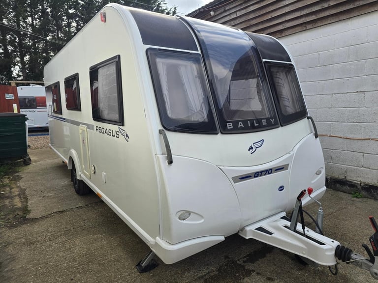 2018 Bailey Pegasus Rimini GT70 4 Berth Fixed Single Beds E/Wroom Caravan, Solar