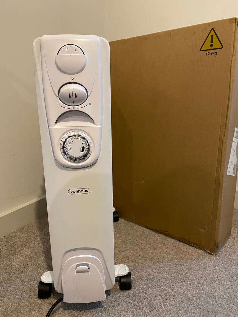 image for VonHaus 11-Fin Oil-Filled Radiator – Excellent Condition