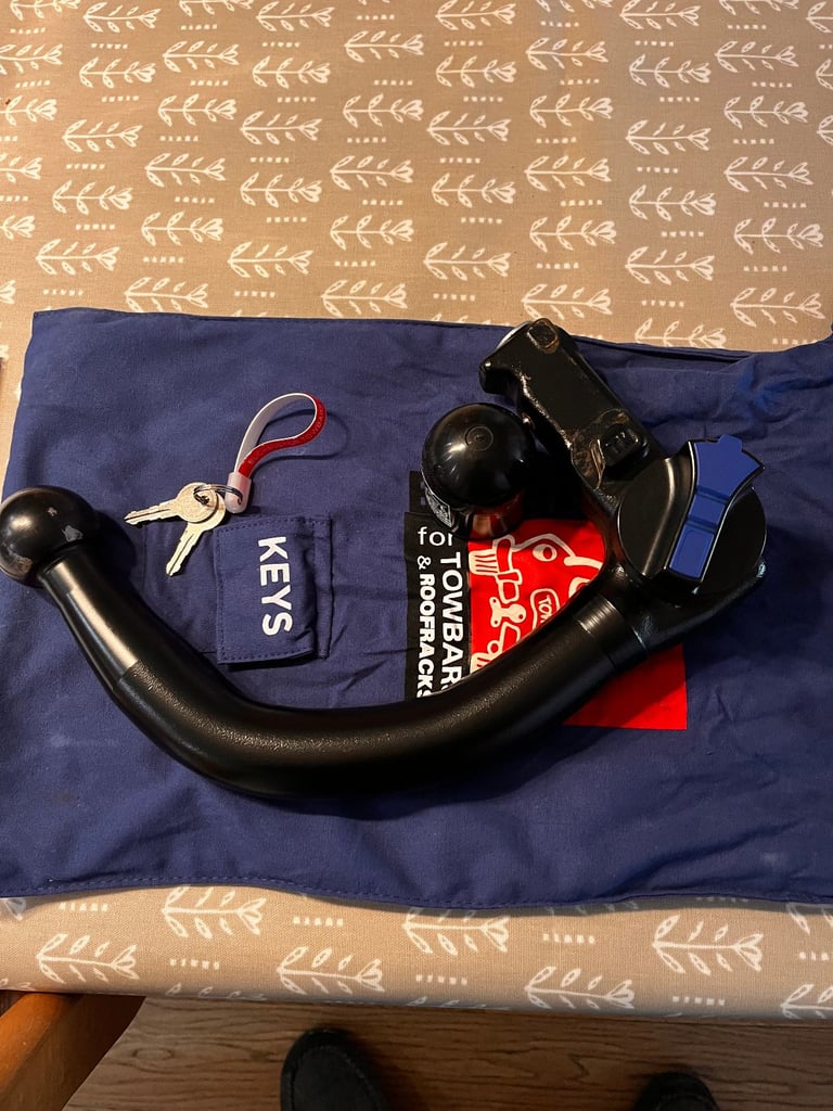 Tesla Detachable Tow Ball