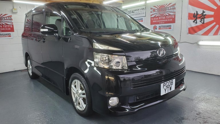 Toyota voxy/noah 2.0 automatic 4 x new tyres 8 seater japanese import 08