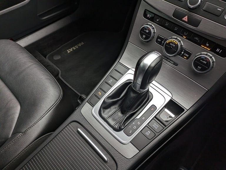 2014 Volkswagen Passat 2.0 TDI Bluemotion Tech Executive Style 5dr DSG ESTATE DIESEL Automatic