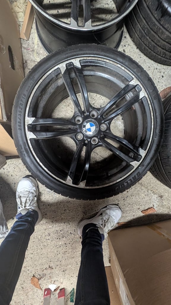 BMW 320 5 rims 4 tyres 2012 