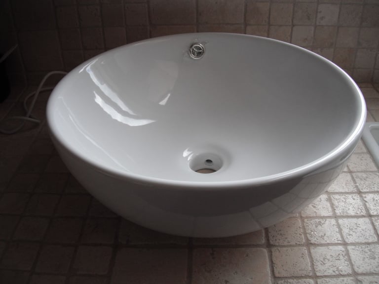 Basin Sink Countertop, Brand New, Ceramic, 2 available, Coventry
