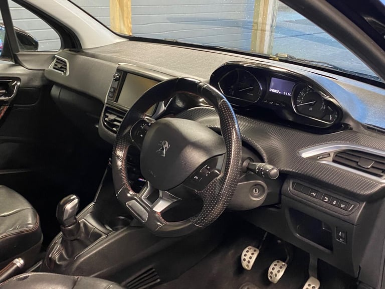 PEUGEOT 208 1.2 PureTech GT Line 2015