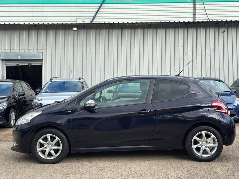 2014 Peugeot 208 1.2 VTi PureTech Style Euro 5 3dr HATCHBACK Petrol Manual