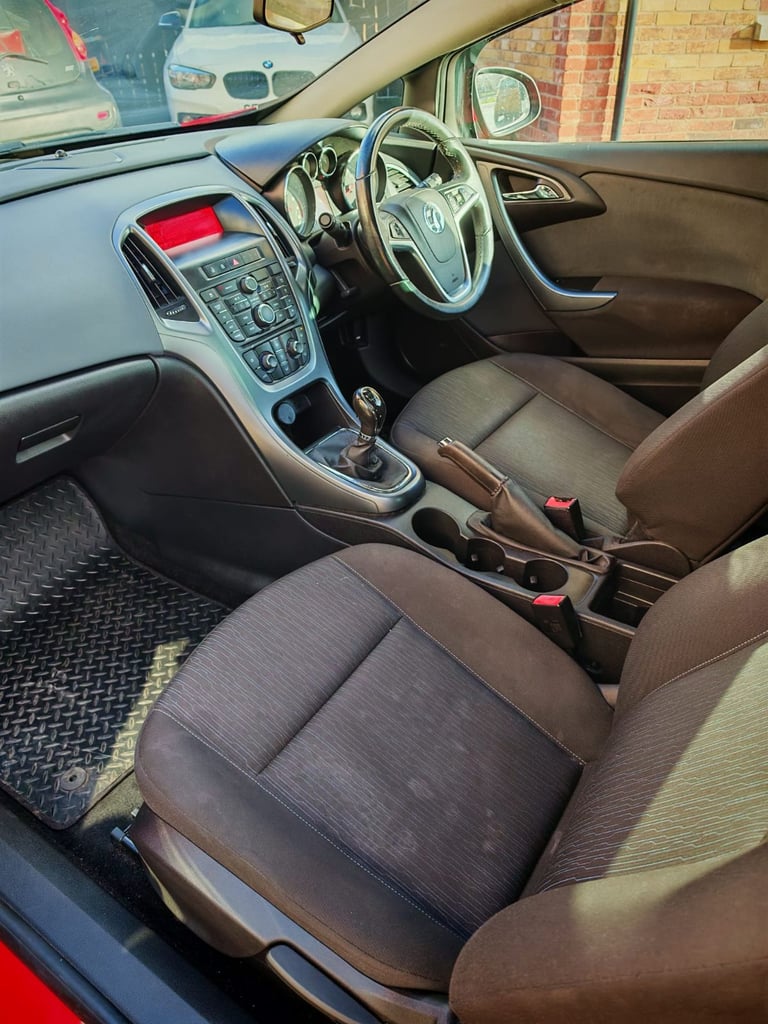 Vauxhall, ASTRA GTC, Hatchback, 2014, Manual, 1364 (cc), 3 doors
