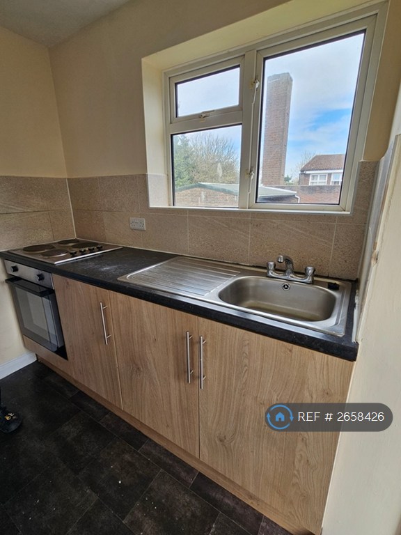4 bedroom house in Church Street, Bexhill-On-Sea, TN40 (4 bed) (#2658426)