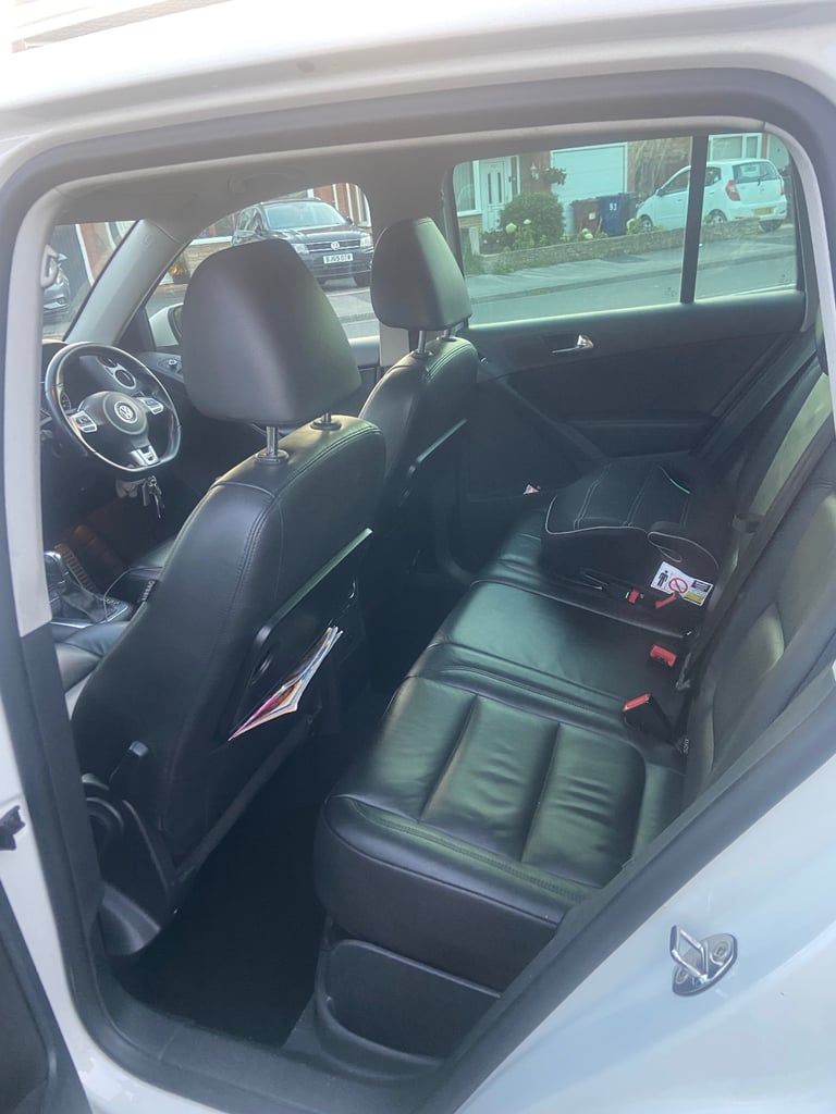 Volkswagen, TIGUAN, Estate, 2010, Semi-Auto, 1968 (cc), 5 doors