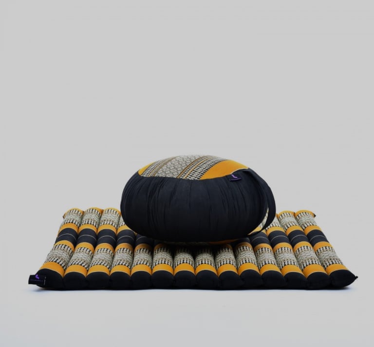 image for leewadee meditation cushion and mat set