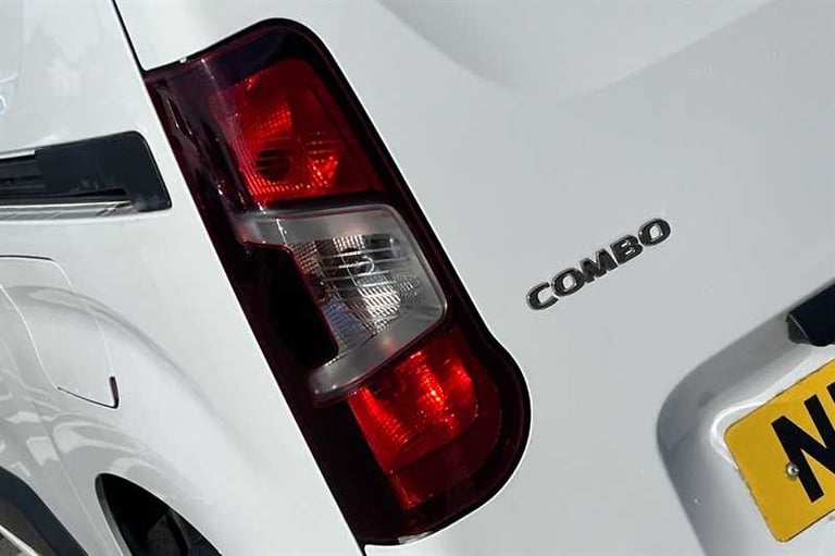 2022 Vauxhall Combo 1.5 Turbo D 2000 Sportive Panel Van 5dr Diesel Manual L1 H1 Euro 6 (100 ps) P...