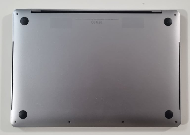 Apple Macbook Pro 13 inch 2019 16GB 512GB - 4TB ports